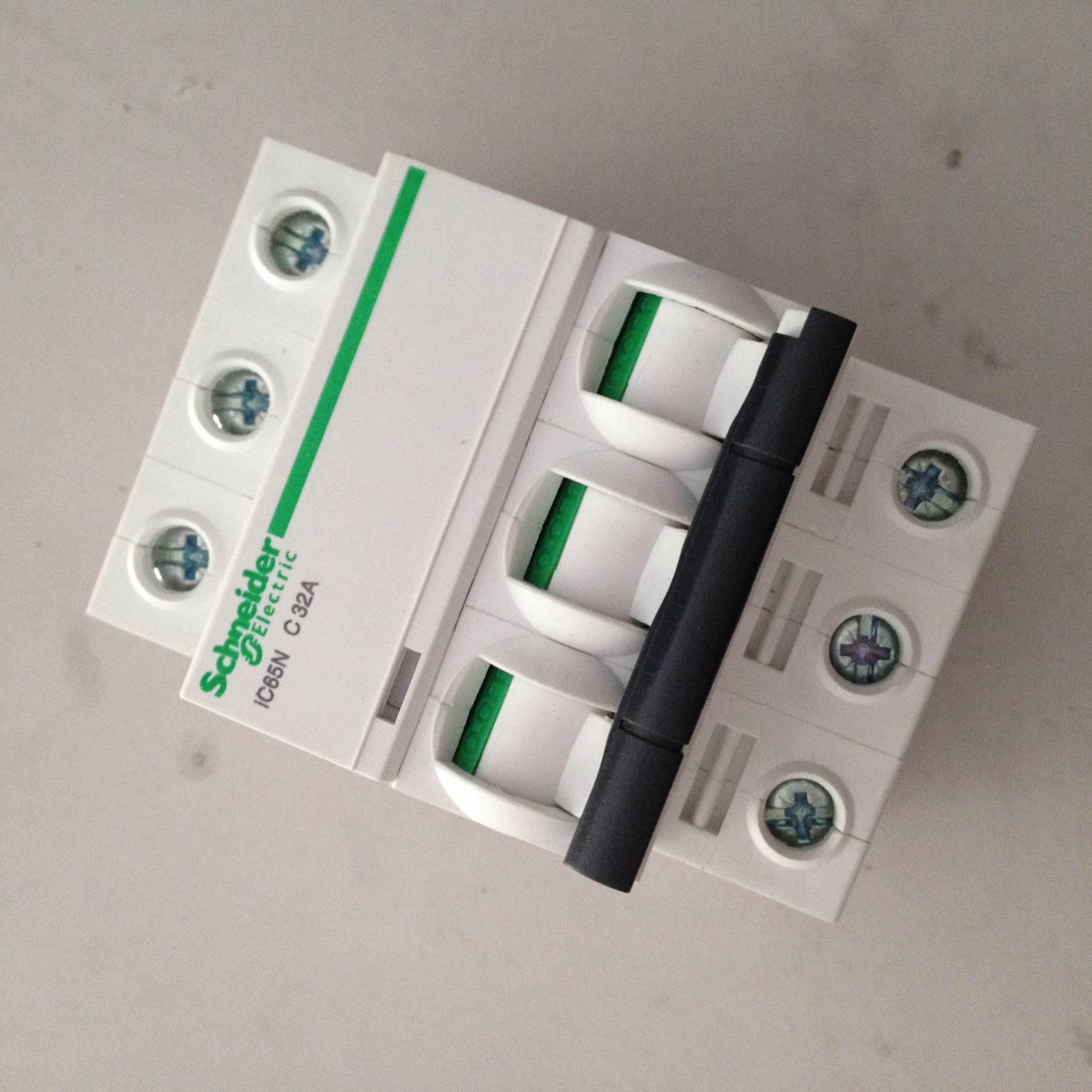 ʩ͵IC65NϵDС͔· IC65N 3P D40A