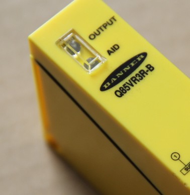 BANNER{_P(gun)Q85VR3R-B