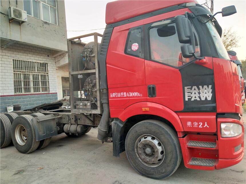 二手解放J6P雙驅(qū)輕量化390馬力加氣車LNG燒氣車