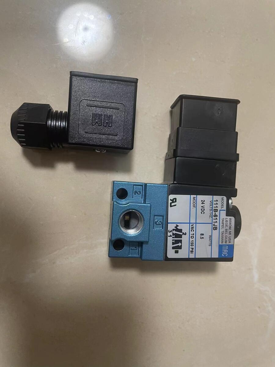 MAC늴y111B-611JB