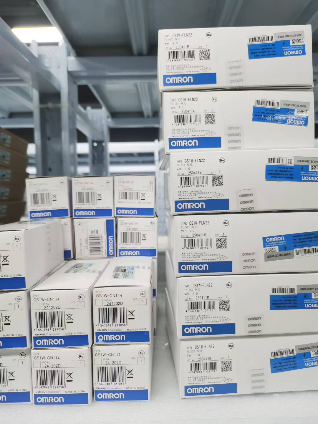 OMRON Wķ CJ2M-CPU11 ģK hr