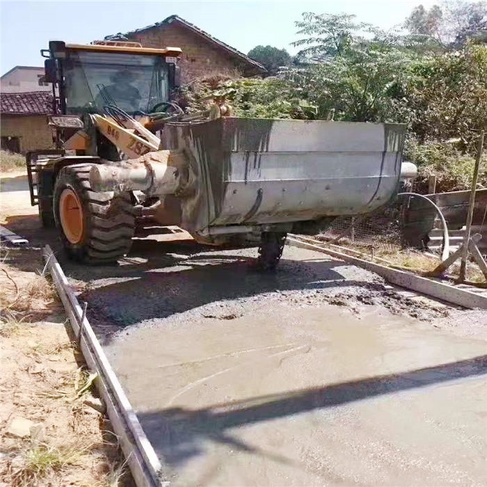 中山市上料攪拌斗鏟車全國發(fā)貨攪拌斗裝載機