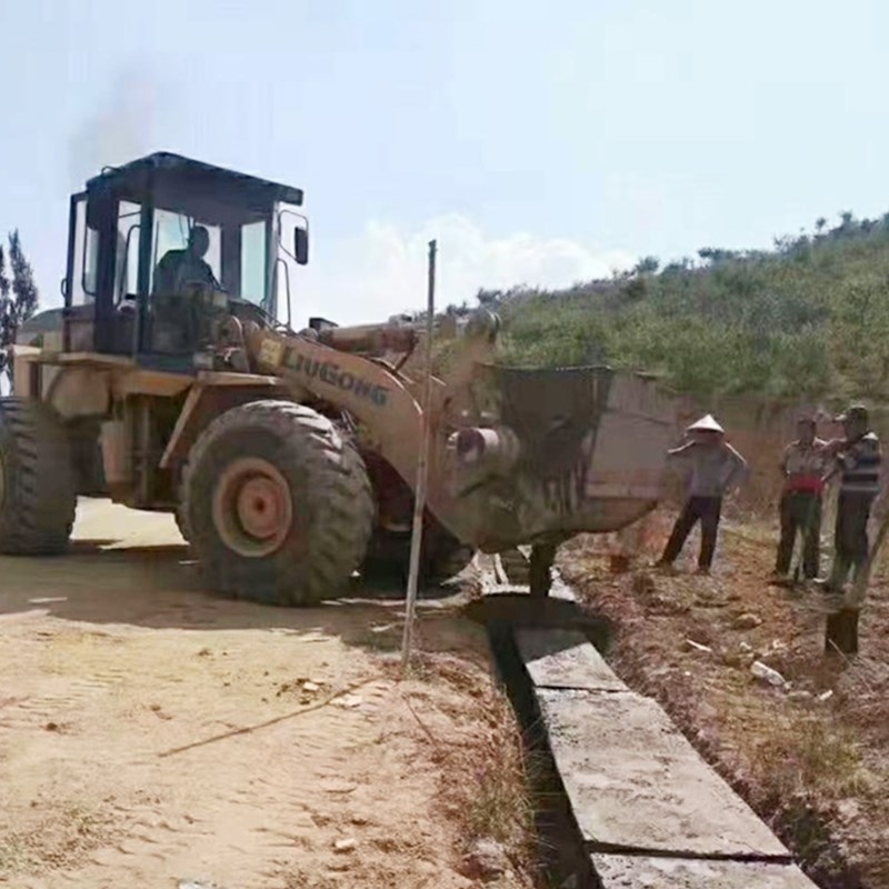 漯河市多功能攪拌斗鏟車移動式攪拌機(jī)