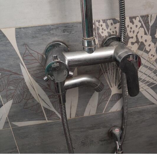 太原市做衛(wèi)生間防水維修樓頂屋面漏水滲水補漏