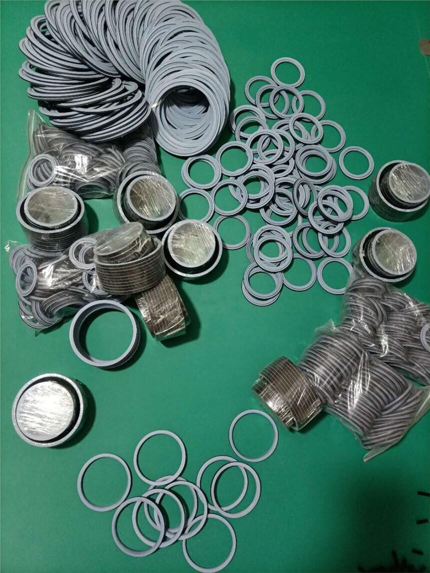 快裝接頭墊片10公斤墊片四氟橡膠復(fù)合墊片現(xiàn)貨供應(yīng)