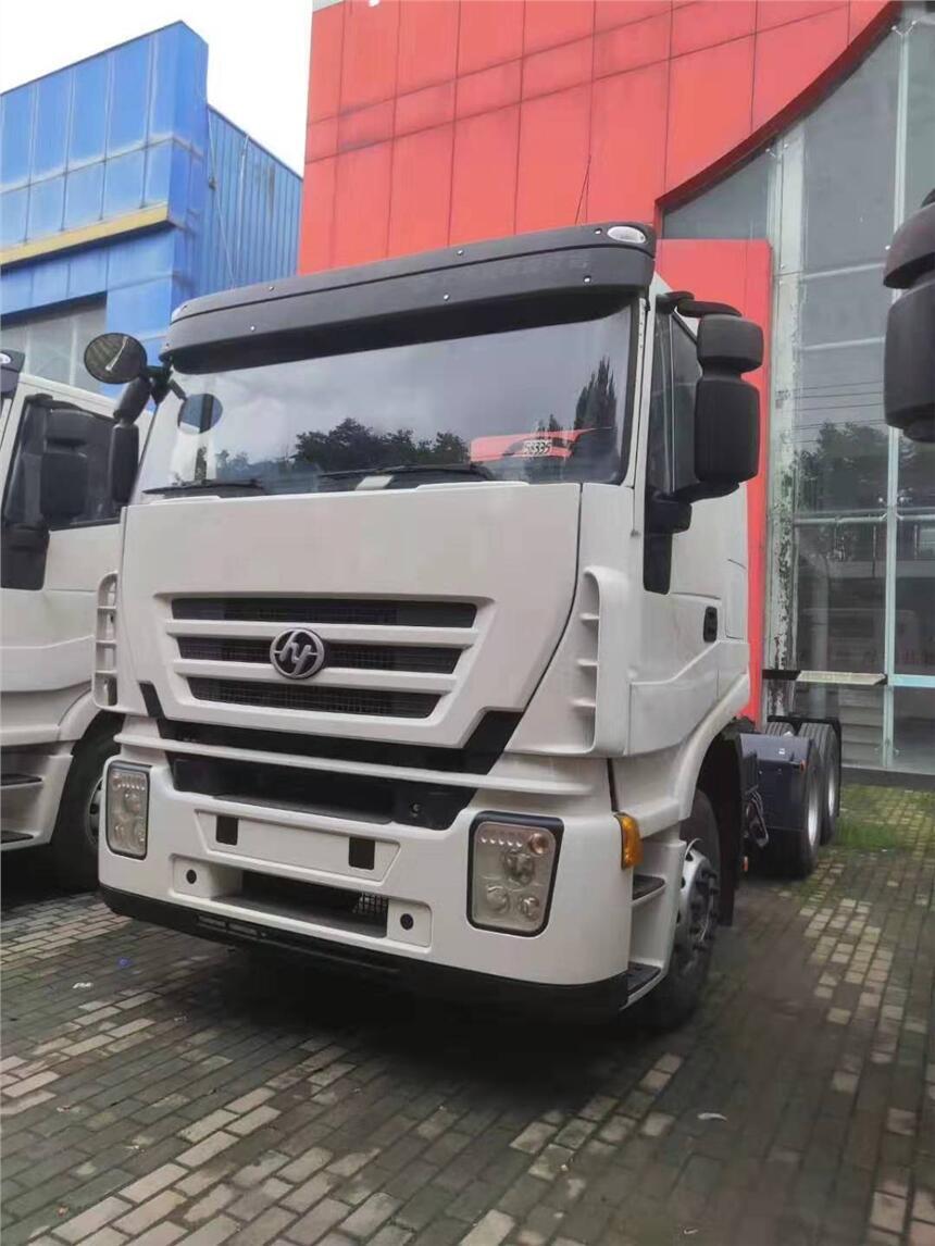 車友師傅們我想買臺(tái)牽引車給點(diǎn)建議