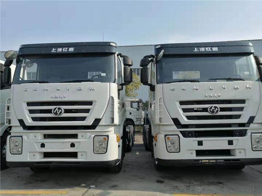 后八輪12方攪拌車包上個人