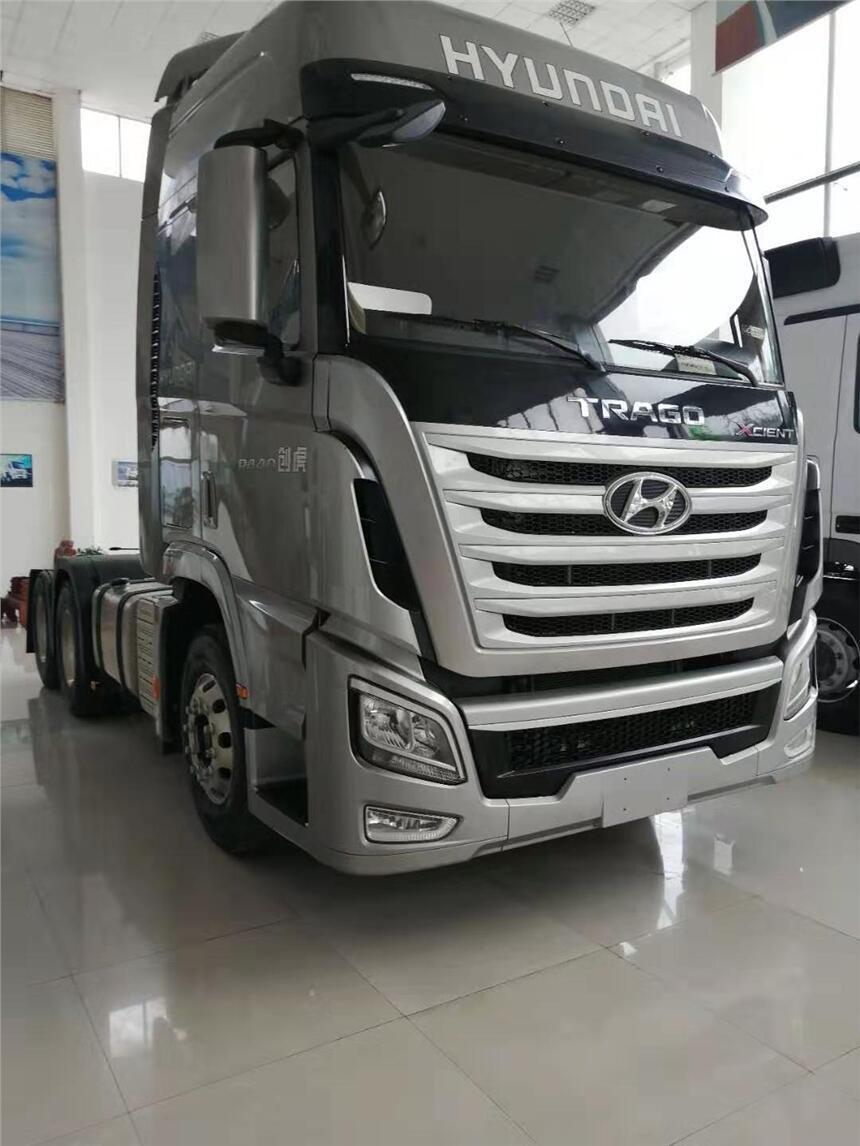 440馬力現(xiàn)代創(chuàng)虎牽引車車友師傅們覺得怎么樣