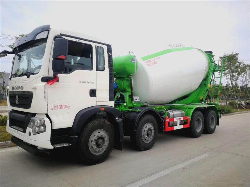 黑河豪沃攪拌車廠家直銷全國可以分期服務周到