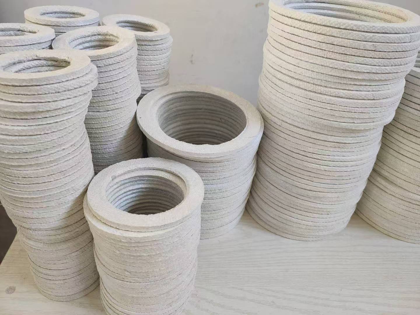 強酸堿反應(yīng)釜法蘭連接PN40牛皮紙墊紅鋼紙墊片免費打樣