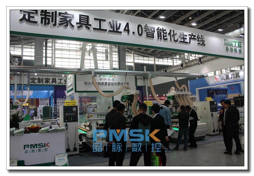 全自動智能家具生產(chǎn)線包含哪些設備 開料機配六面鉆