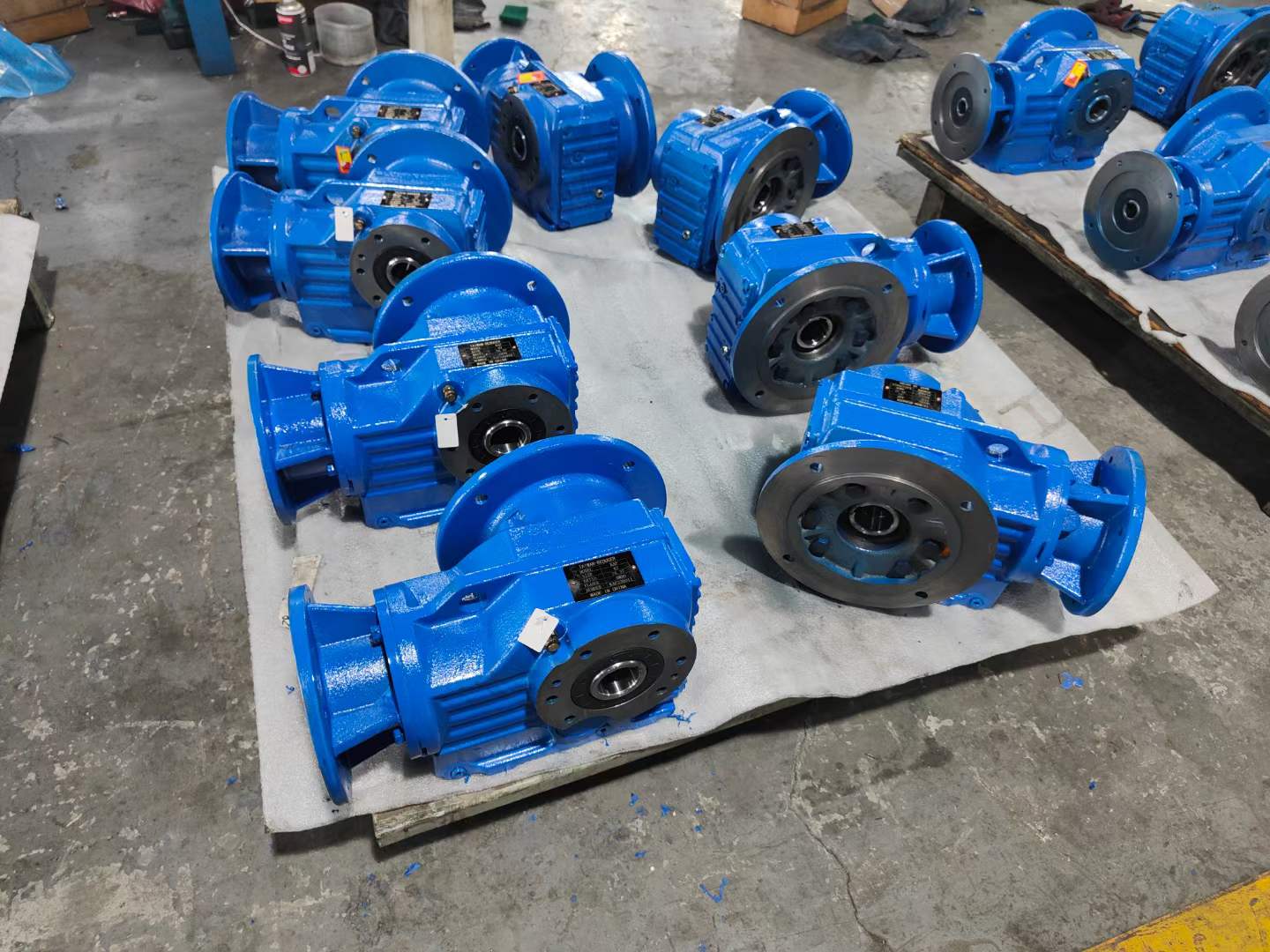 FAF57-Y1.1KW-4P-NA60M4pٙCSFA127R77DRE80M4