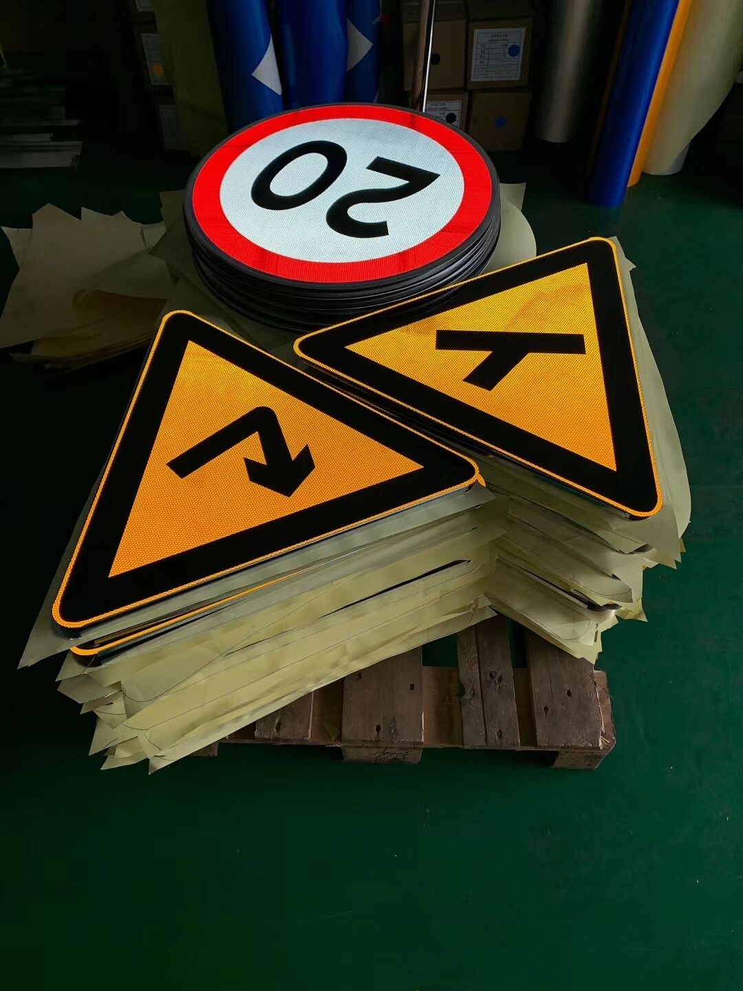 Kɽ̫}(cng)F(xin)؛(yng)X(bio)Ƴе·ָʾƌ(do)С^(q)˷·