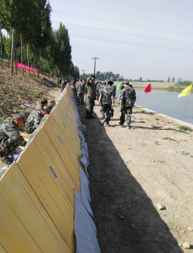 防洪子堤結(jié)構(gòu)解密:波形玻璃鋼板+三角支撐架力學(xué)分析