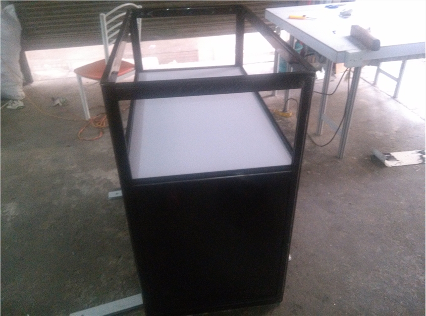 鈦合金展柜柜臺定做玻璃展柜小精品展柜