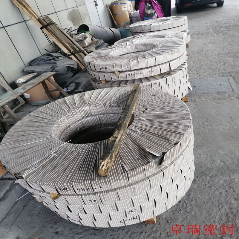 304鋼帶金屬纏繞墊