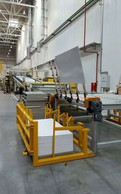 PMMAABS共擠板材生產(chǎn)線金緯機械A(chǔ)BS復合板擠出設(shè)備