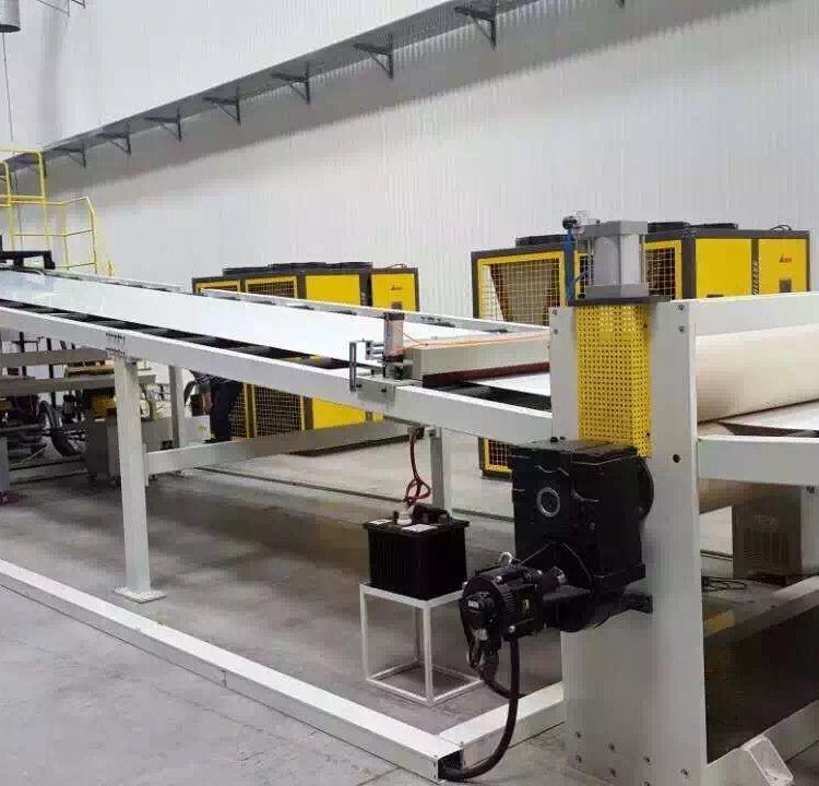 金緯機械A(chǔ)BS冰箱板生產(chǎn)線白色家電用擠出板材設(shè)備