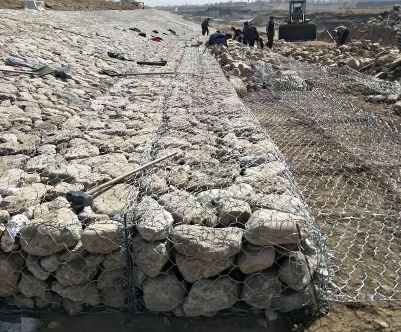 加工生產現(xiàn)貨充足下單速發(fā)鉛絲格熱鍍鋅鋁合金覆塑石籠網(wǎng)