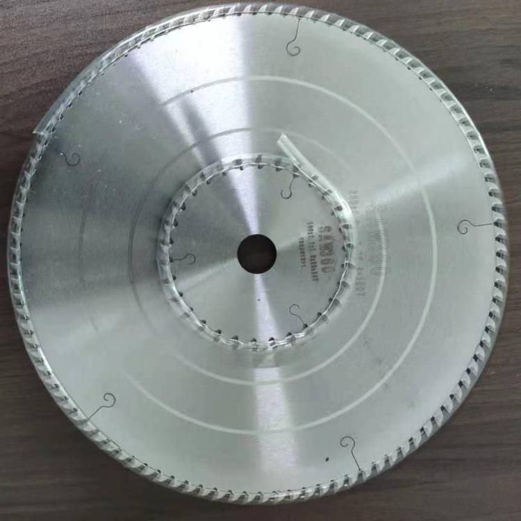 L(zhng)ڹ(yng)M(jn)䓰RɭϽ305*2.2*30*120TƬƷ|(zh)