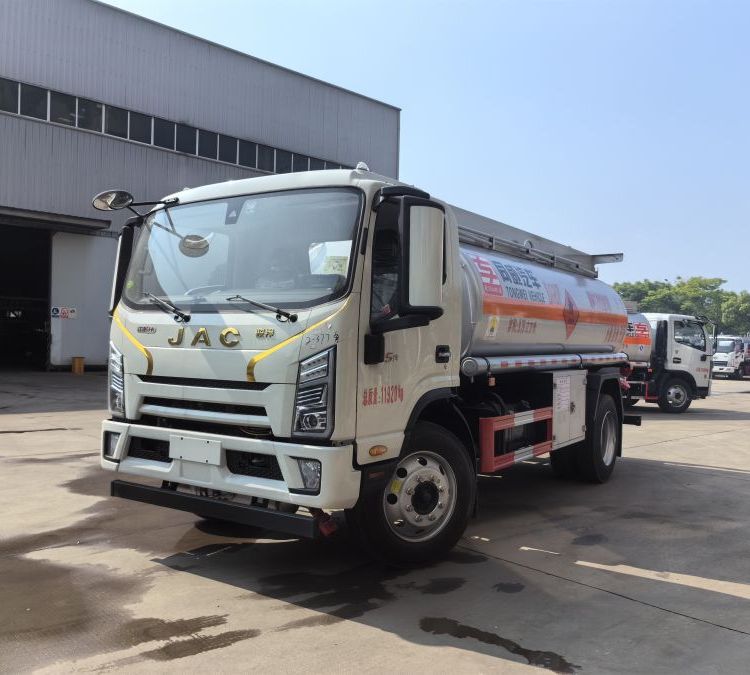 9.75方油罐車(chē)玉柴170馬力江淮8噸加油車(chē)買(mǎi)車(chē)免運(yùn)費(fèi)送車(chē)上門(mén)