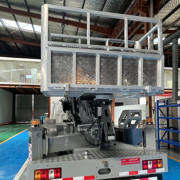 24{Ƹ߿I(y)܇ֱƽ_ҺԄ{(dio)ƽ늃