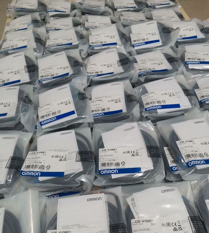 ձE2EQ-X8X12MWķOMRONӽwRķ֬Ϳ